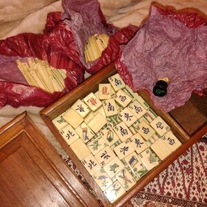 Vintage 1920's ivory mahjong set